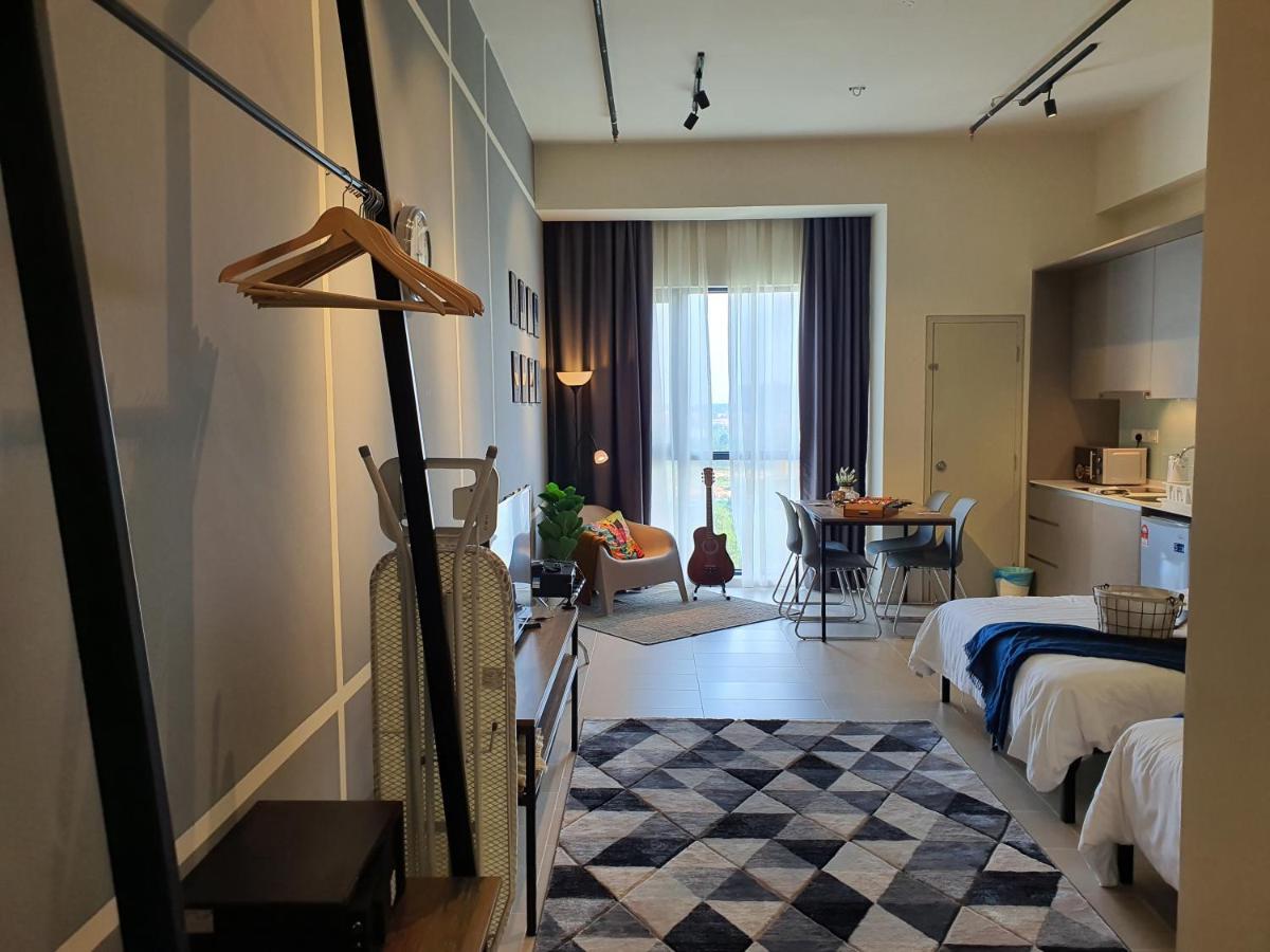 The Perfect Getaway @ Tamarind Suites, Netflix 300Mbps ไซเบอร์จายา ภายนอก รูปภาพ
